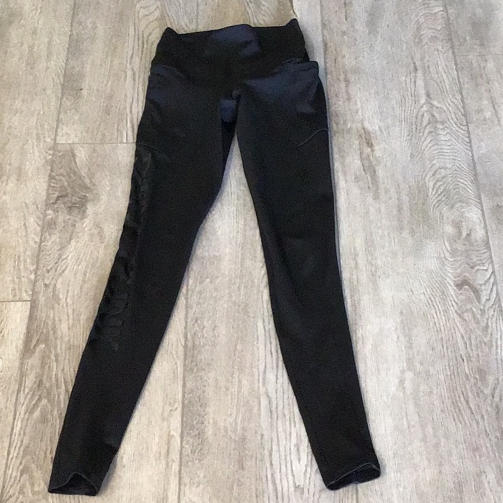 Pink Punk Australia black leggings EUC SZ XS-S